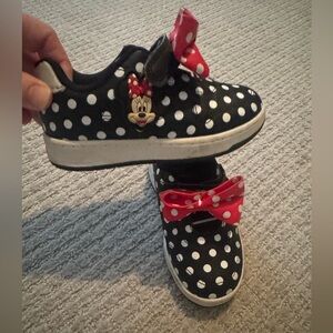 Size 8 Minnie Mouse Disney Black and White Polka Dot Sneakers with Red Bow